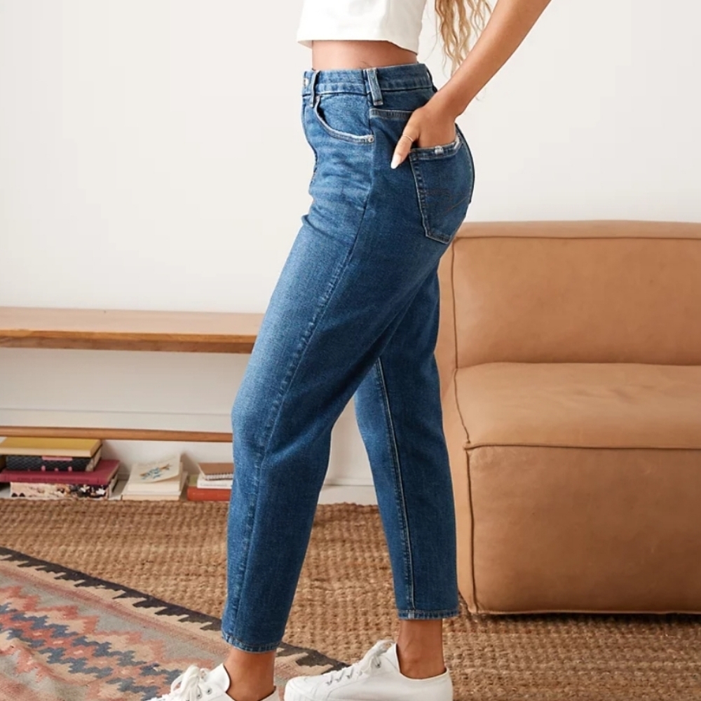 American Eagle Curvy Mom Jean size 00